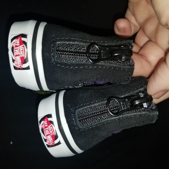 SOLD NWT Van's x Disney Nightmare before Christmas - Picture 2 of 5